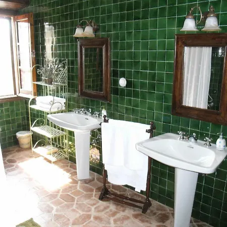 Hotel Masia Can Vive 3*